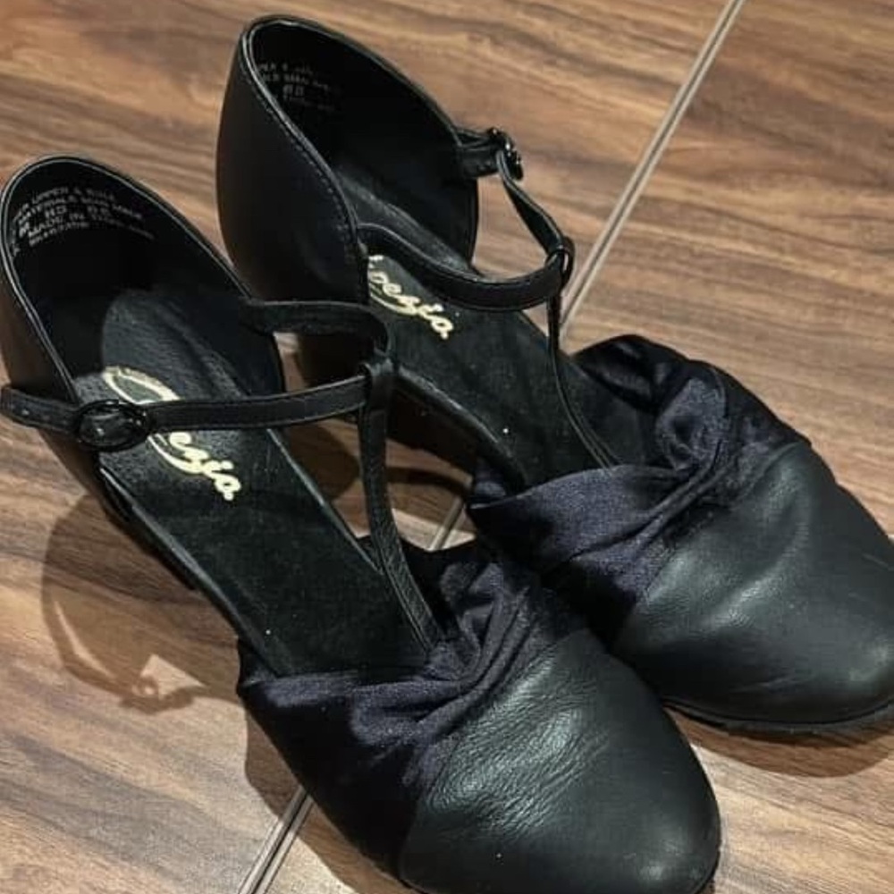 Women's Black T-Strap Shoes